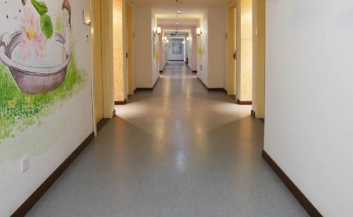 宿舍改用塑膠地板不僅僅因為價格便宜