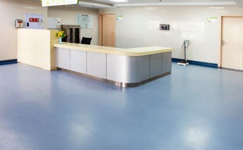 塑膠地板：辦公、醫(yī)療、學校場景的理想選擇