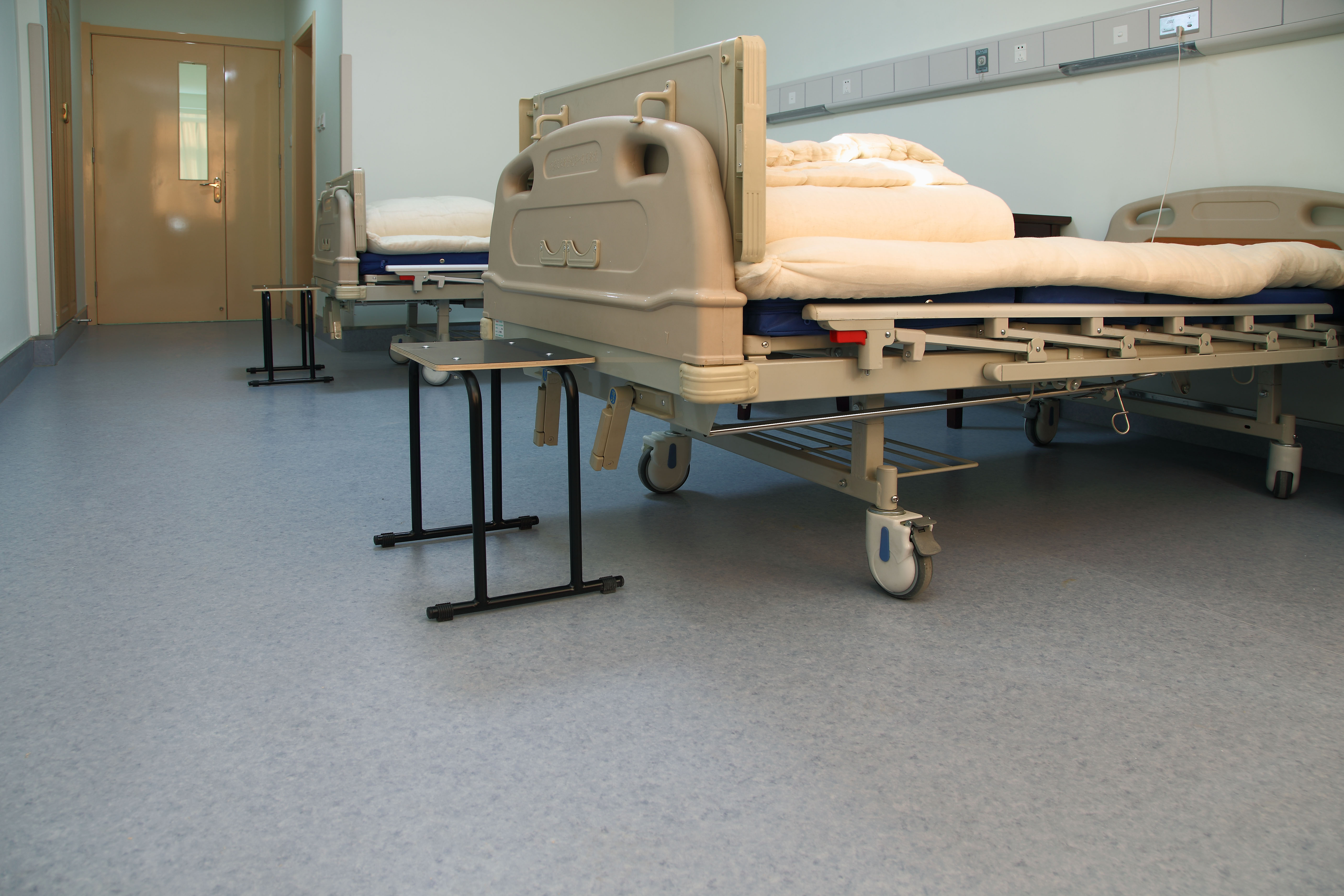 醫(yī)院PVC塑膠地板.jpg 醫(yī)院PVC塑膠地板.jpg